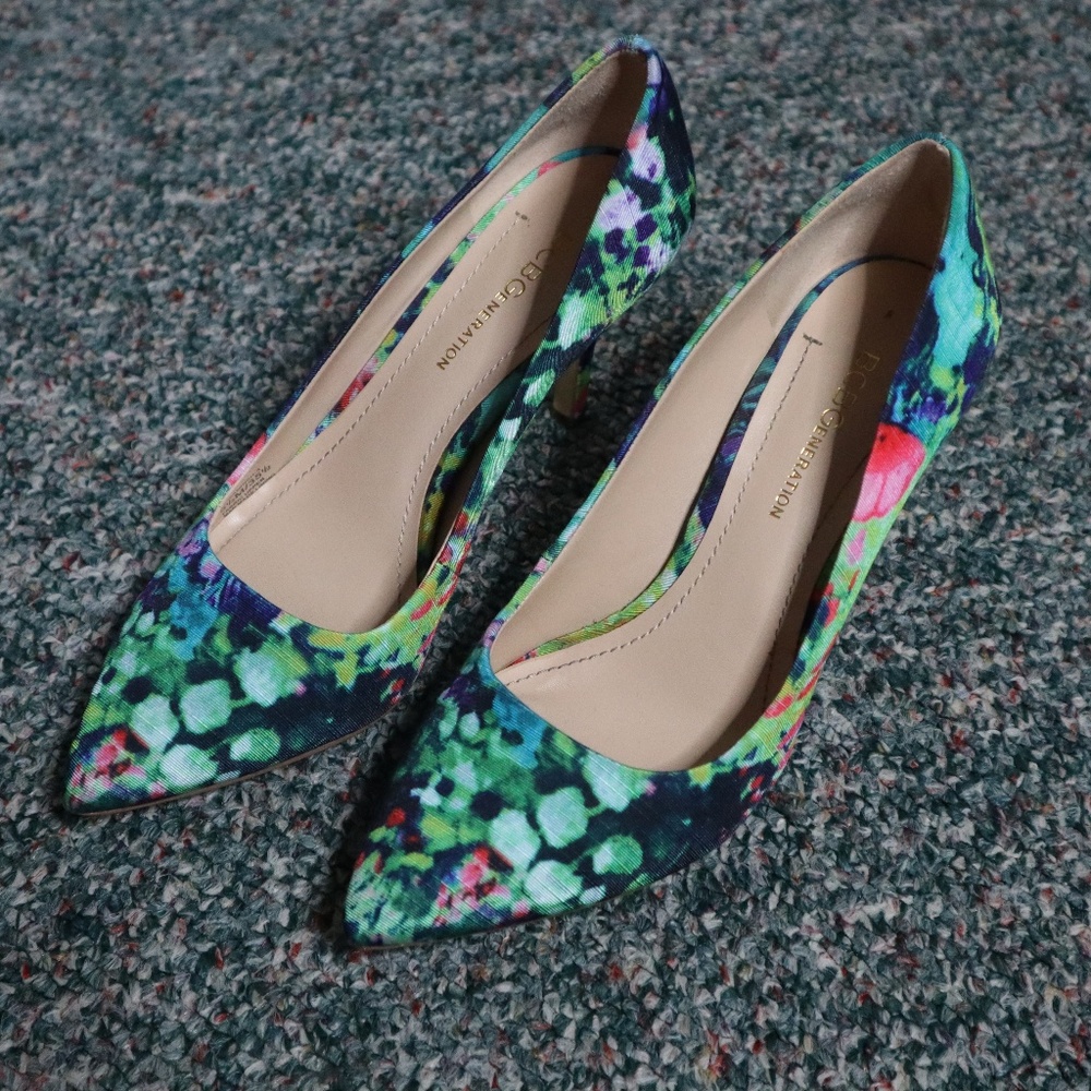 BCBGeneration Pumps Heels Floral Pointed Toe